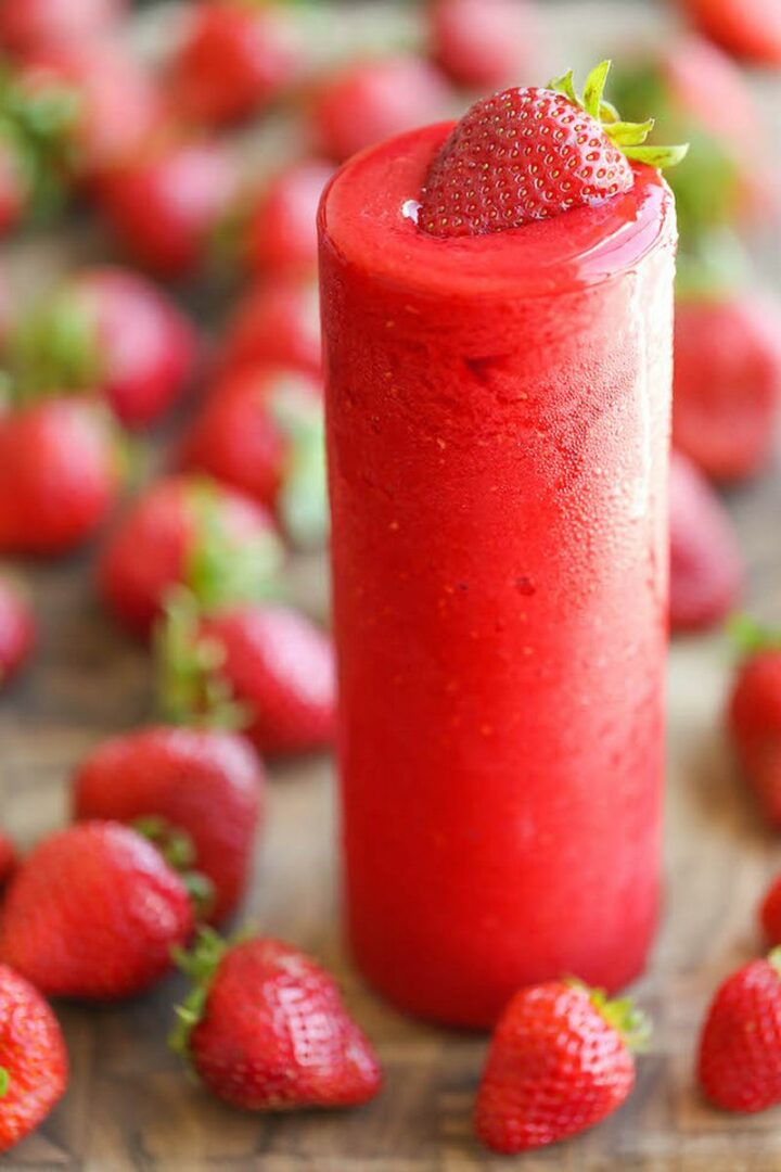 Best Strawberry Smoothie Recipes #1: Strawberry Lemonade Smoothie